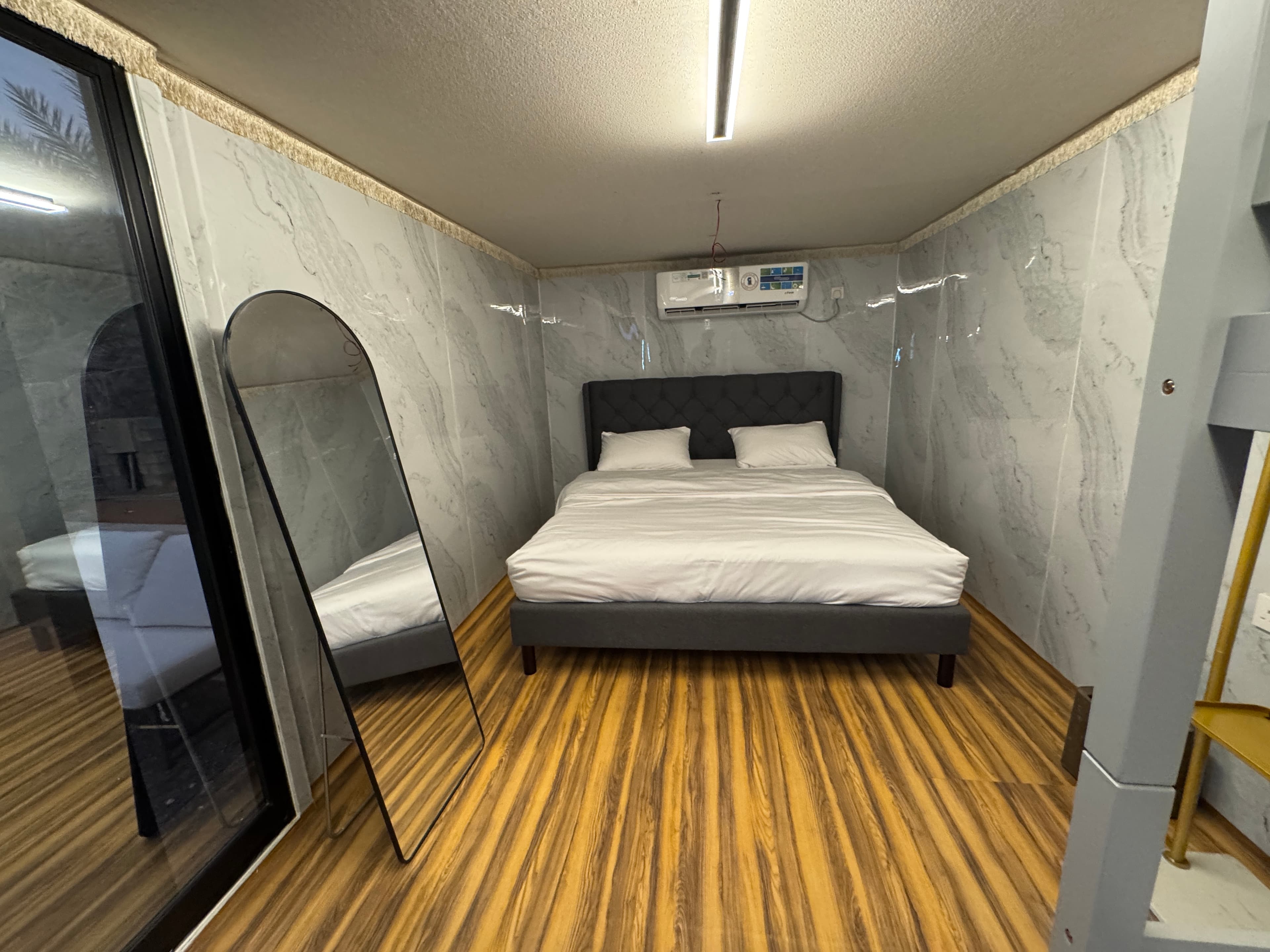 Deluxe Caravan: River View