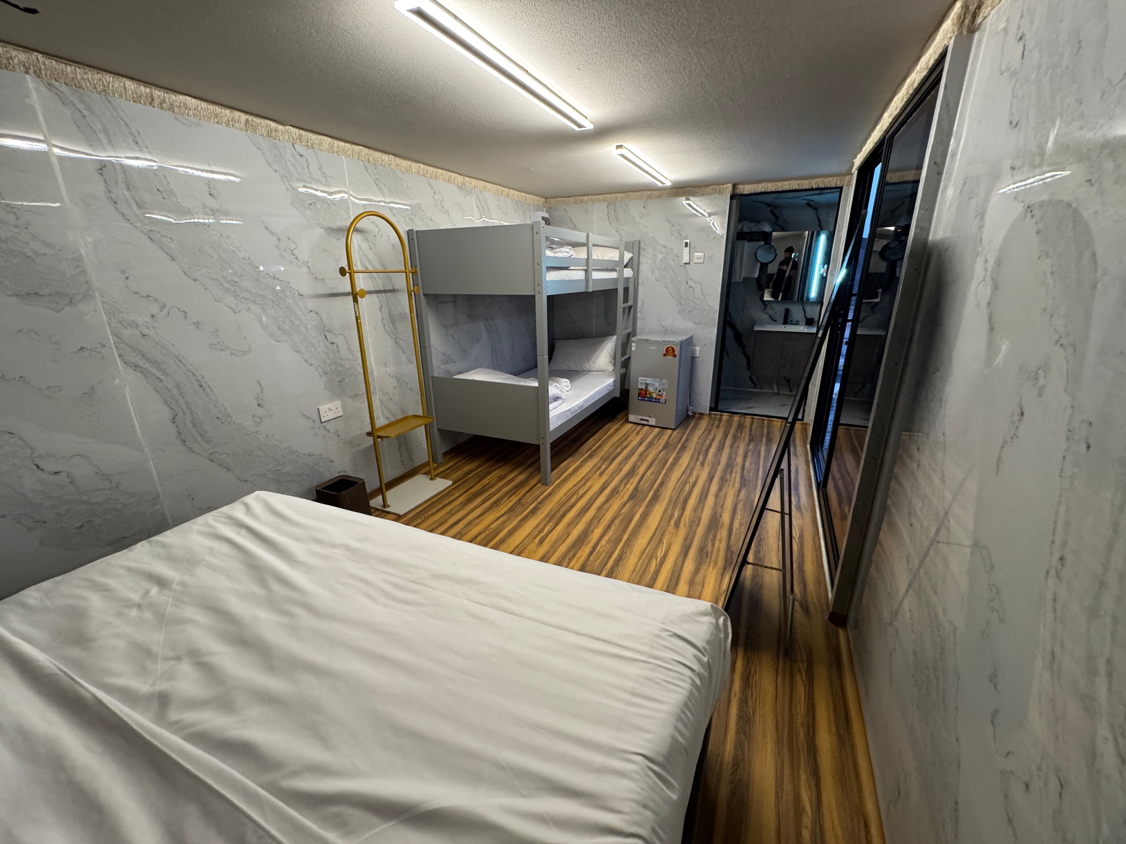 Deluxe Caravan: River View