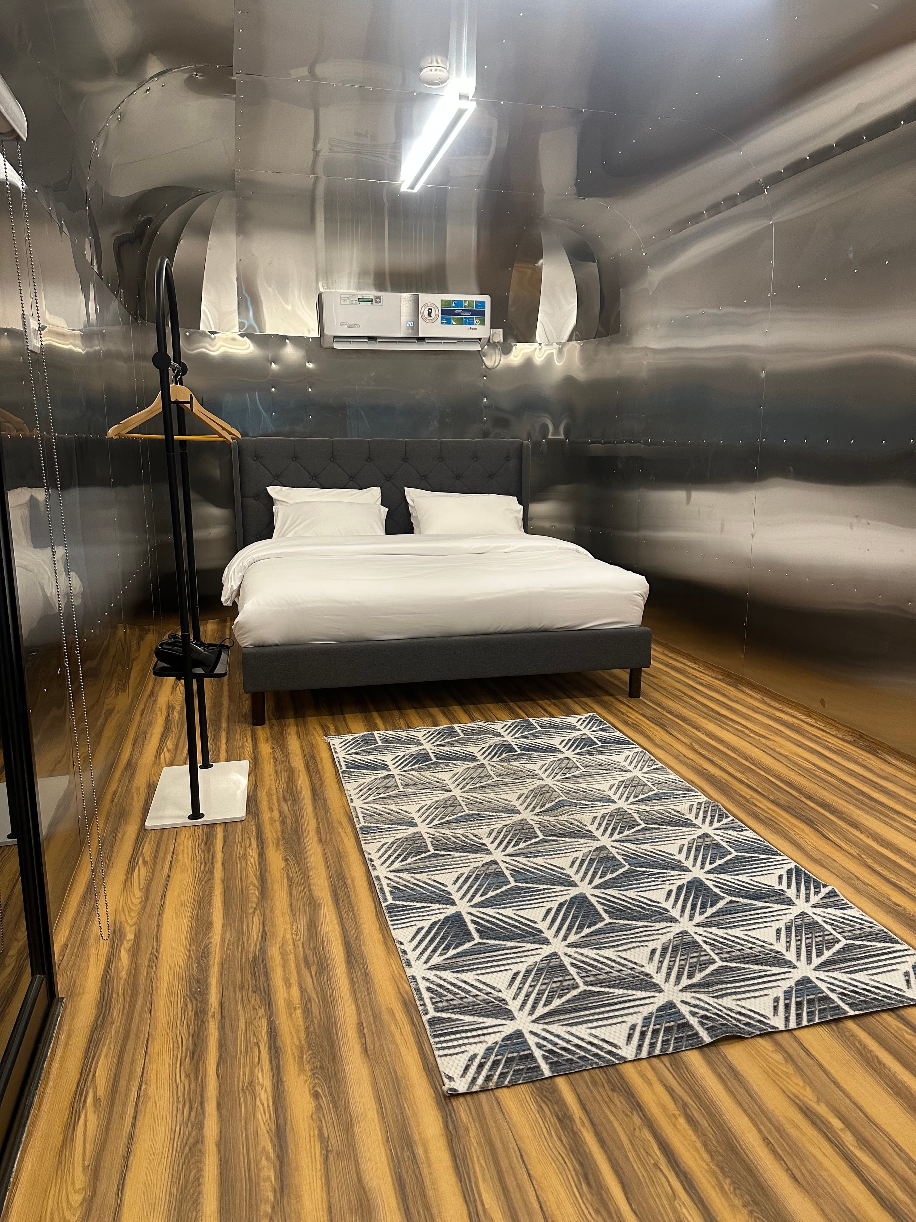 Grand Caravan: Partial River View